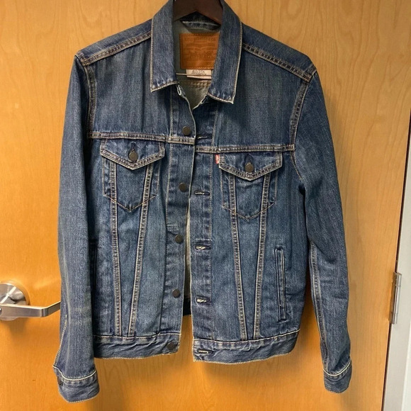 LEVI’S Sz M Denim Trucker Style  Jean Jacket - Picture 1 of 9